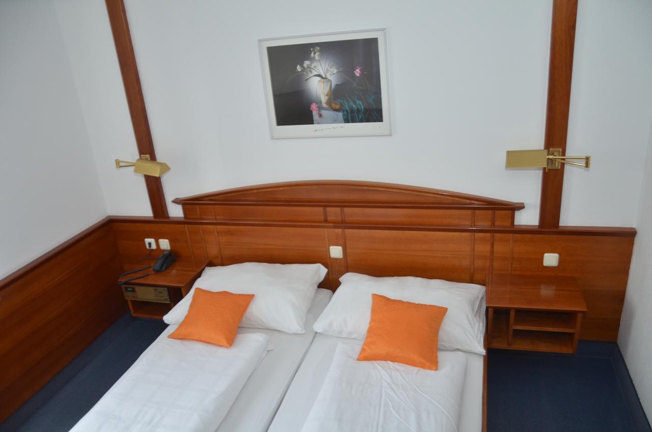 Hotel Gasthof Stoeckler à Enns Extérieur photo