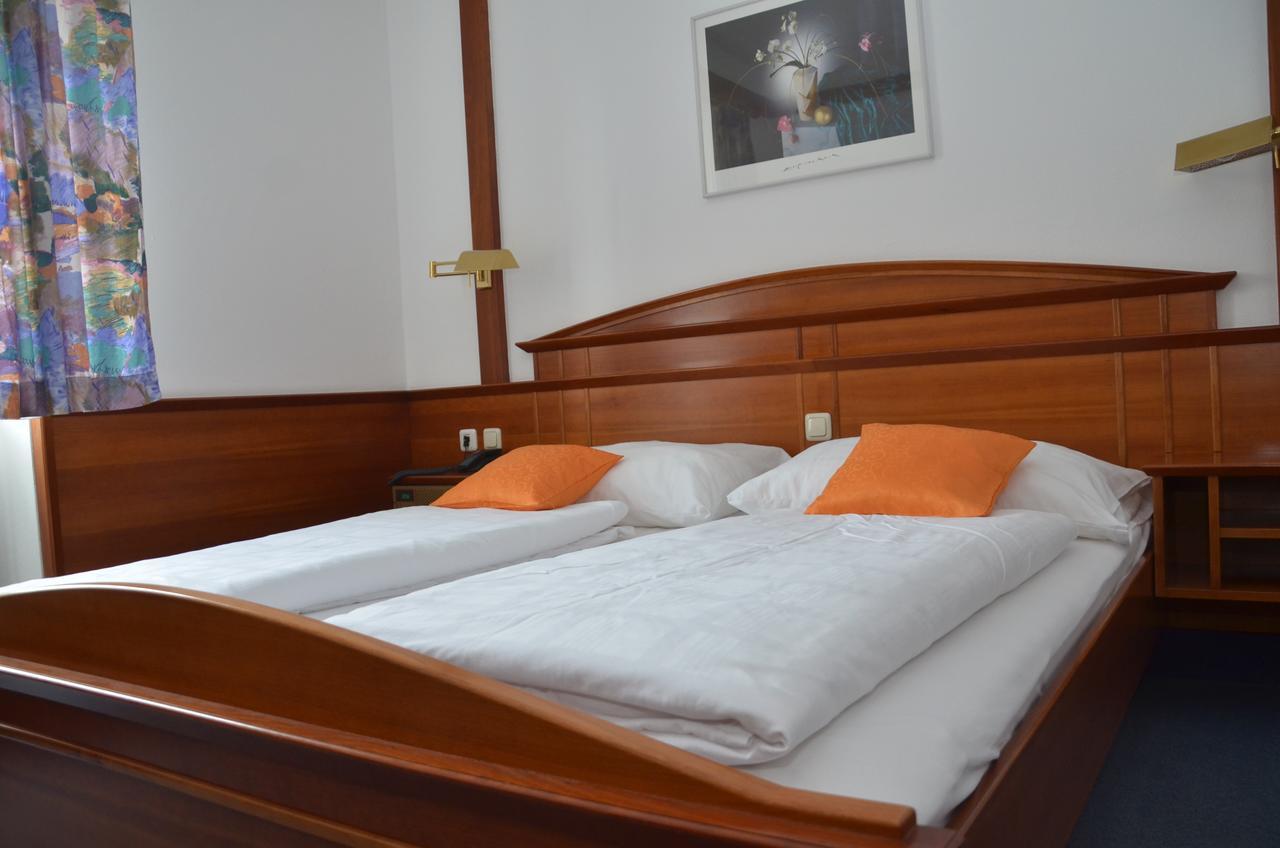 Hotel Gasthof Stoeckler à Enns Extérieur photo
